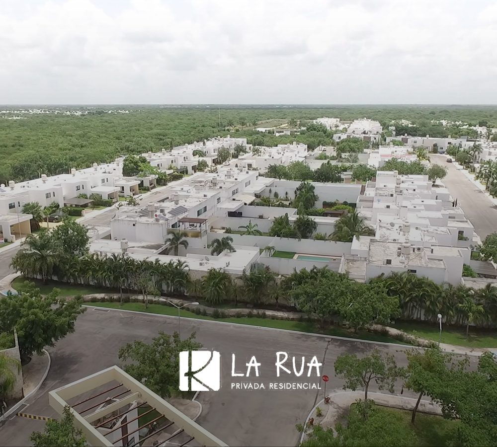 Vista aérea de La Rua privada residencial en Mérida Yucatán